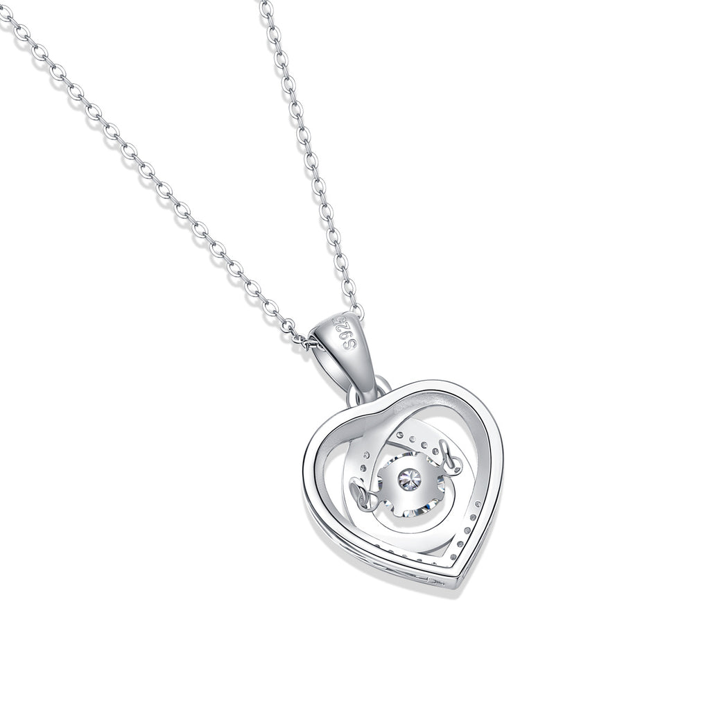 Collier pendentif en forme de coeur avec moissanite de 0,5 carat en argent sterling S925 et placage platine