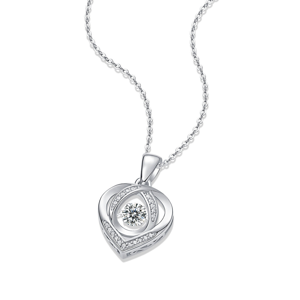 Collier pendentif en forme de coeur avec moissanite de 0,5 carat en argent sterling S925 et placage platine