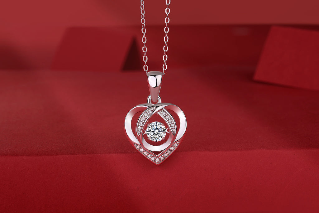 Collier pendentif en forme de coeur avec moissanite de 0,5 carat en argent sterling S925 et placage platine